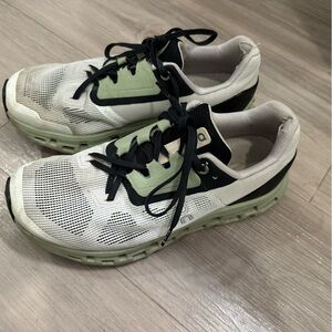 On Cloud Cloudstratus Sneakers 7.5